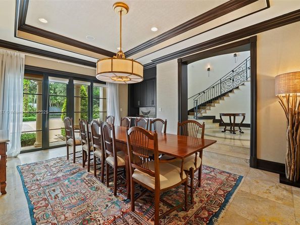 9601 SW 60 Ct, Pinecrest FL 33156