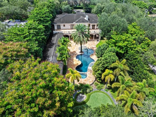 9601 SW 60 Ct, Pinecrest FL 33156