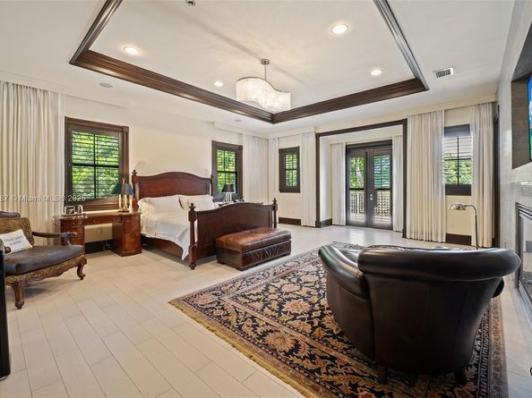 9601 SW 60 Ct, Pinecrest FL 33156