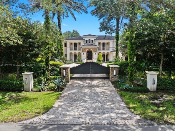 9601 SW 60 Ct, Pinecrest FL 33156