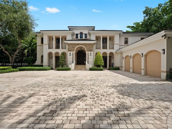 9601 SW 60 Ct, Pinecrest FL 33156