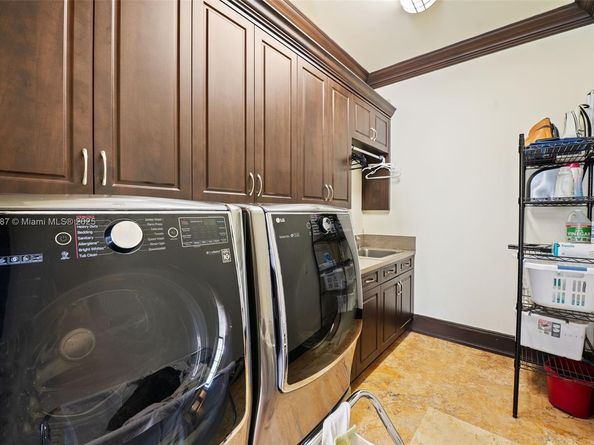 9601 SW 60 Ct, Pinecrest FL 33156