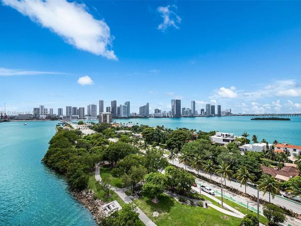 1000 Venetian Way 1108, Miami FL 33139