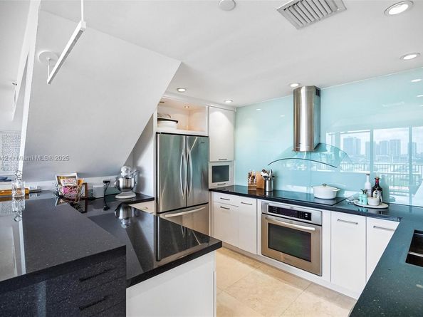 1000 Venetian Way 1108, Miami FL 33139