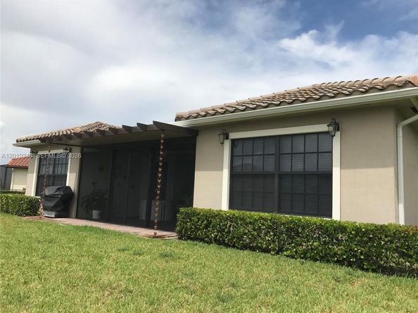 9751 Lakeview Ln, Parkland FL 33076