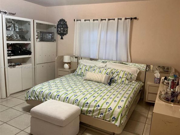 1855 NW 32nd St, Miami FL 33142