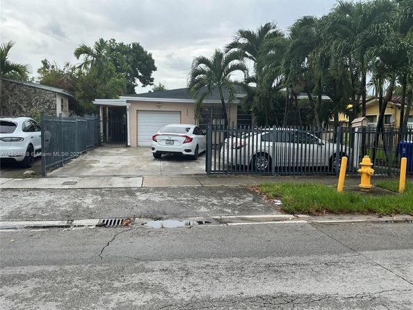 1855 NW 32nd St, Miami FL 33142