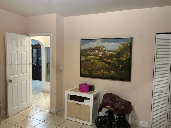 1855 NW 32nd St, Miami FL 33142