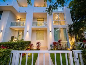1871 NW S River Dr A04, Miami FL 33125