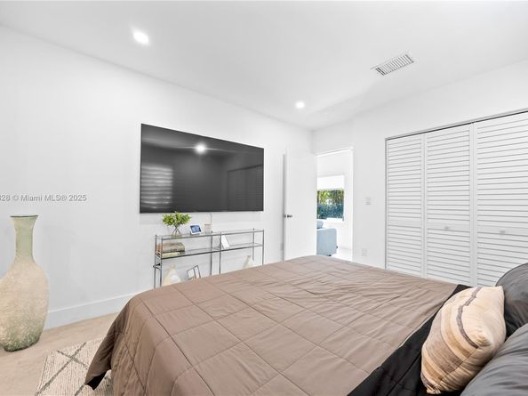 11 NW 45th St, Miami FL 33127