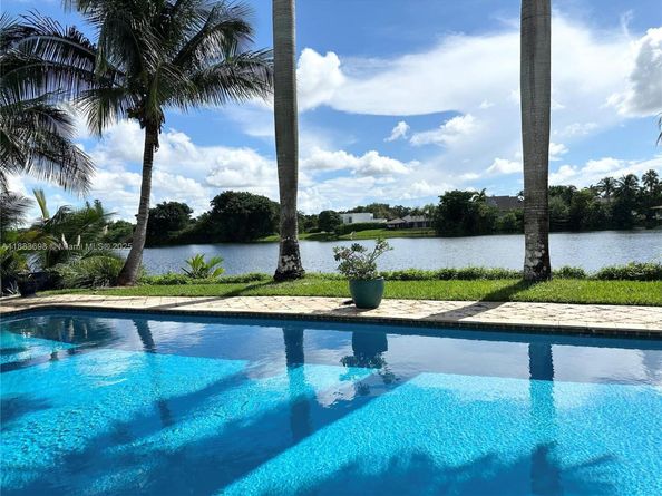 960 Bayberry Point Dr, Plantation FL 33324