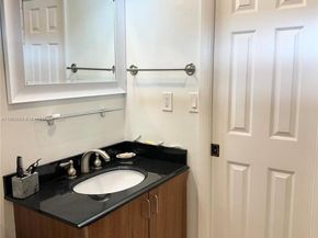 960 Bayberry Point Dr, Plantation FL 33324