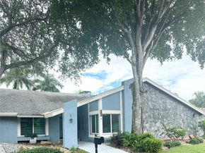 960 Bayberry Point Dr, Plantation FL 33324