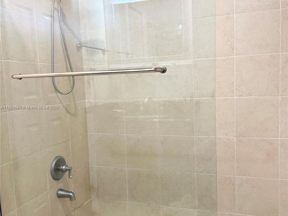 960 Bayberry Point Dr, Plantation FL 33324