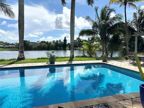 960 Bayberry Point Dr, Plantation FL 33324