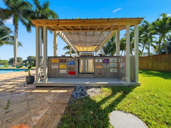 960 Bayberry Point Dr, Plantation FL 33324