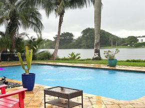 960 Bayberry Point Dr, Plantation FL 33324