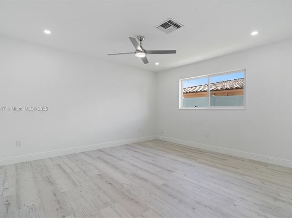 321 SE 4th St, Pompano Beach FL 33060