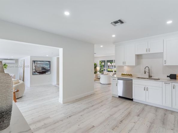321 SE 4th St, Pompano Beach FL 33060