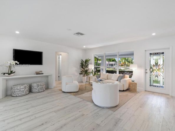 321 SE 4th St, Pompano Beach FL 33060