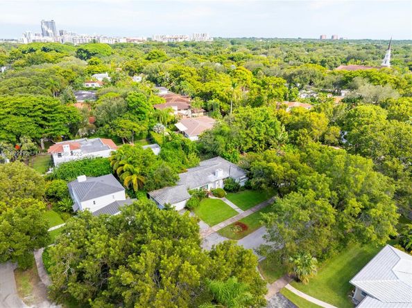 3807 Durango St, Coral Gables FL 33134