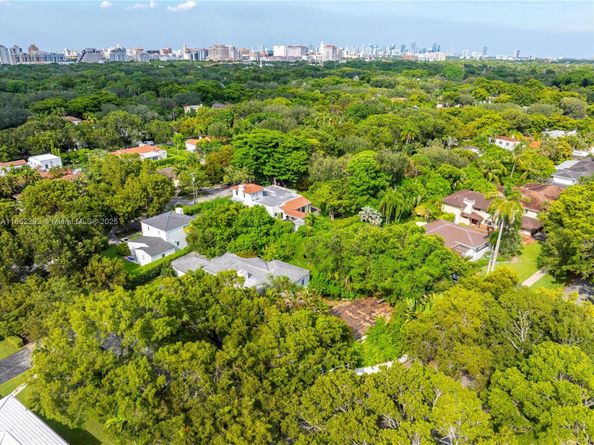 3807 Durango St, Coral Gables FL 33134