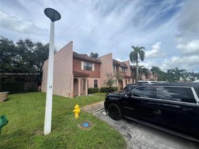 12 Madrid Ln 118, Davie FL 33324