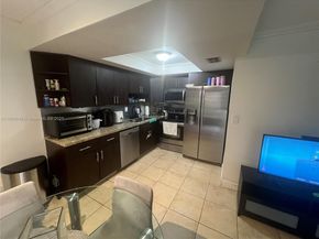 12 Madrid Ln 118, Davie FL 33324