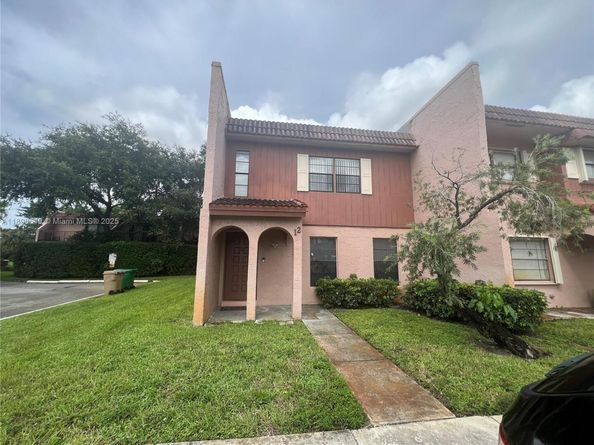 12 Madrid Ln 118, Davie FL 33324