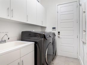 10530 S Lago Vista Cir, Parkland FL 33076