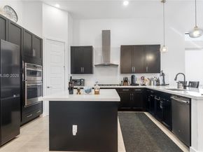 10530 S Lago Vista Cir, Parkland FL 33076