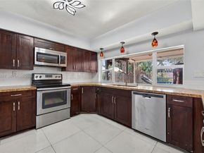 20211 NW 4th Ave, Miami Gardens FL 33169