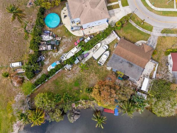20211 NW 4th Ave, Miami Gardens FL 33169