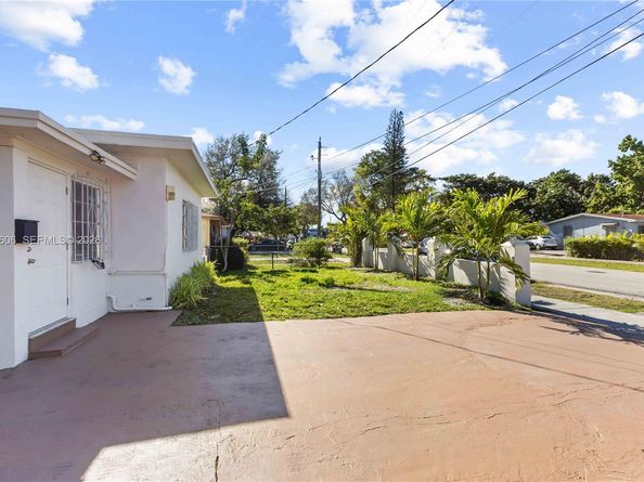 8031 NW 12th Ct, Miami FL 33147