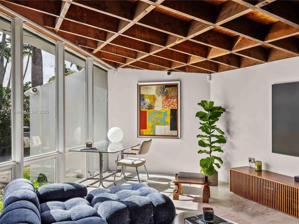 1071 NE 85th St, Miami FL 33138