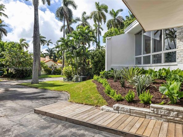 1071 NE 85th St, Miami FL 33138