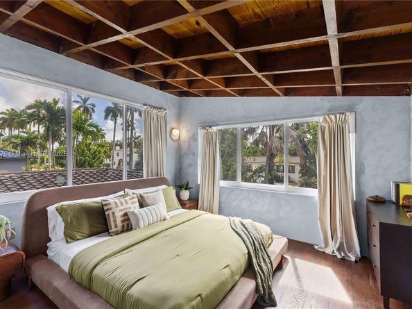 1071 NE 85th St, Miami FL 33138