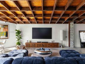 1071 NE 85th St, Miami FL 33138