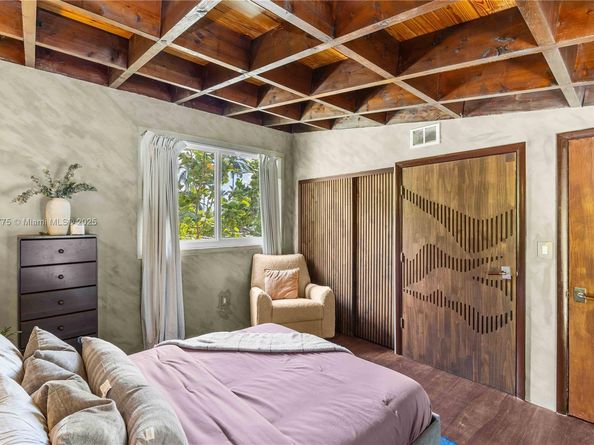 1071 NE 85th St, Miami FL 33138