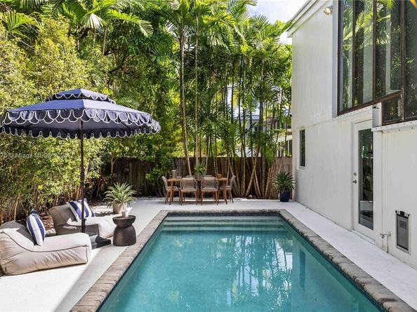 1071 NE 85th St, Miami FL 33138