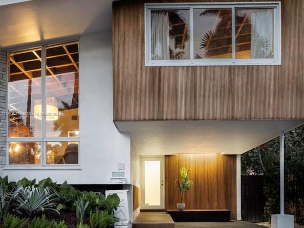 1071 NE 85th St, Miami FL 33138