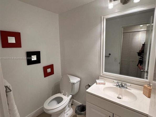 3505 S Ocean Dr 411, Hollywood FL 33019