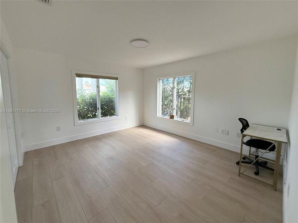 3030 NE 42nd St, Fort Lauderdale FL 33308