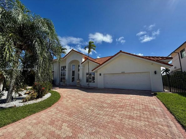 3030 NE 42nd St, Fort Lauderdale FL 33308