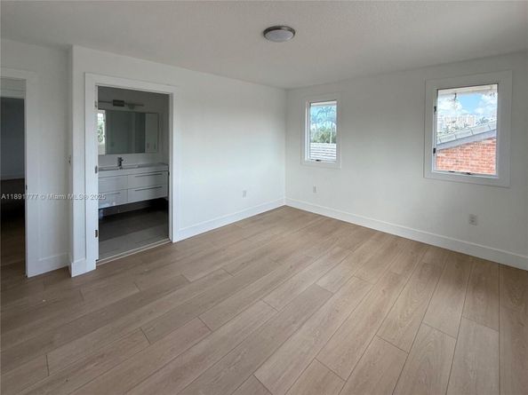 3030 NE 42nd St, Fort Lauderdale FL 33308