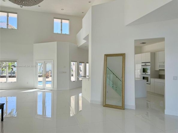3030 NE 42nd St, Fort Lauderdale FL 33308