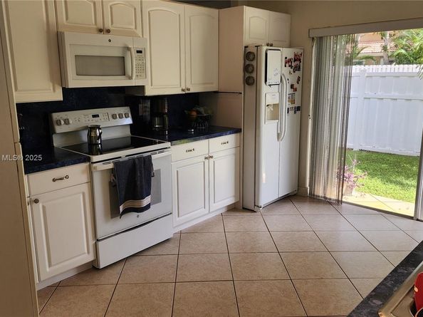 930 NW 96th Ave, Plantation FL 33324