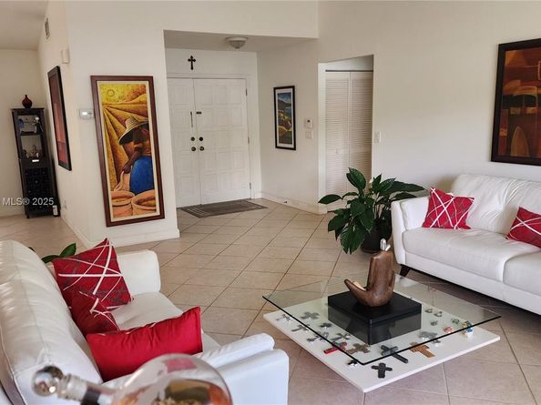 930 NW 96th Ave, Plantation FL 33324