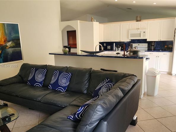 930 NW 96th Ave, Plantation FL 33324