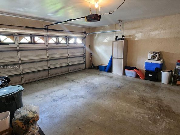 930 NW 96th Ave, Plantation FL 33324